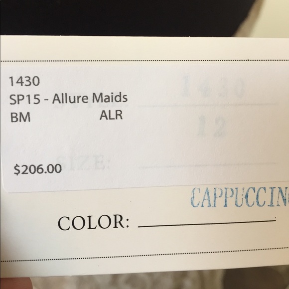 Strapless lace gown - Picture 3 of 3